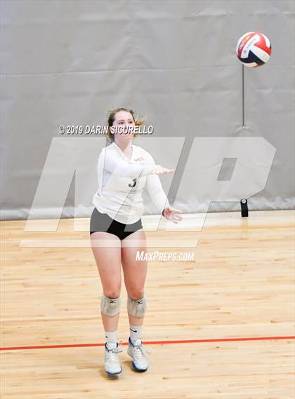 Thumbnail 2 in Sacred Heart vs. Village Christian (NIKE Tournament of Champions) photogallery.