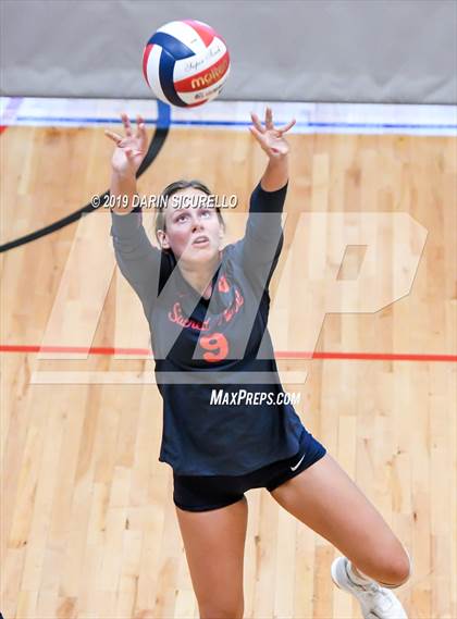 Thumbnail 3 in Sacred Heart vs. Village Christian (NIKE Tournament of Champions) photogallery.