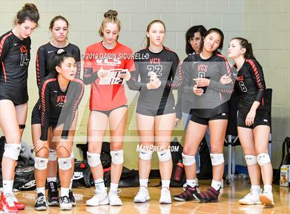 Thumbnail 1 in Sacred Heart vs. Village Christian (NIKE Tournament of Champions) photogallery.
