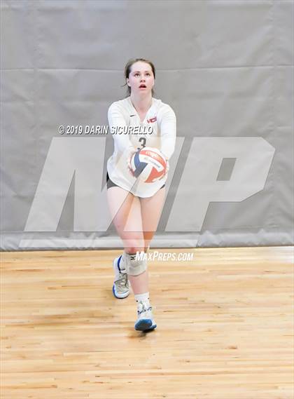 Thumbnail 2 in Sacred Heart vs. Village Christian (NIKE Tournament of Champions) photogallery.