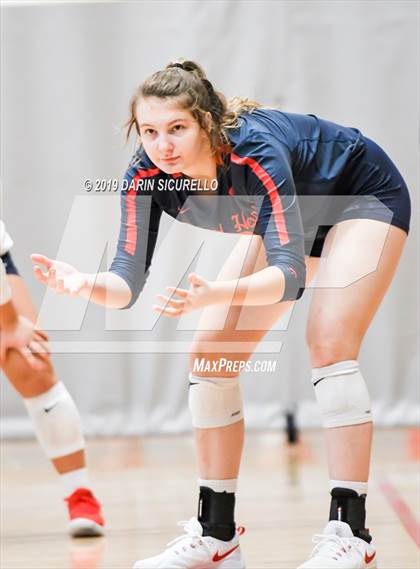 Thumbnail 3 in Sacred Heart vs. Village Christian (NIKE Tournament of Champions) photogallery.