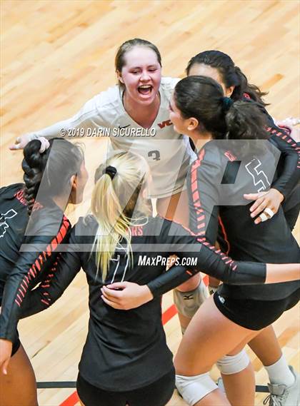 Thumbnail 2 in Sacred Heart vs. Village Christian (NIKE Tournament of Champions) photogallery.