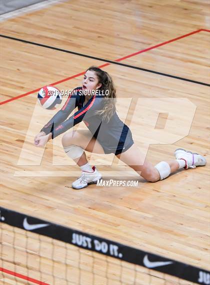 Thumbnail 2 in Sacred Heart vs. Village Christian (NIKE Tournament of Champions) photogallery.