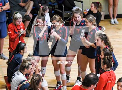 Thumbnail 1 in Sacred Heart vs. Village Christian (NIKE Tournament of Champions) photogallery.
