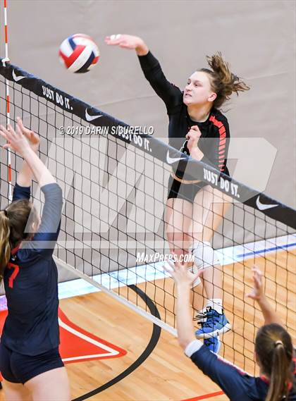 Thumbnail 3 in Sacred Heart vs. Village Christian (NIKE Tournament of Champions) photogallery.