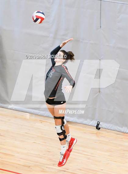 Thumbnail 3 in Sacred Heart vs. Village Christian (NIKE Tournament of Champions) photogallery.