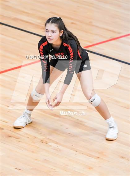 Thumbnail 2 in Sacred Heart vs. Village Christian (NIKE Tournament of Champions) photogallery.
