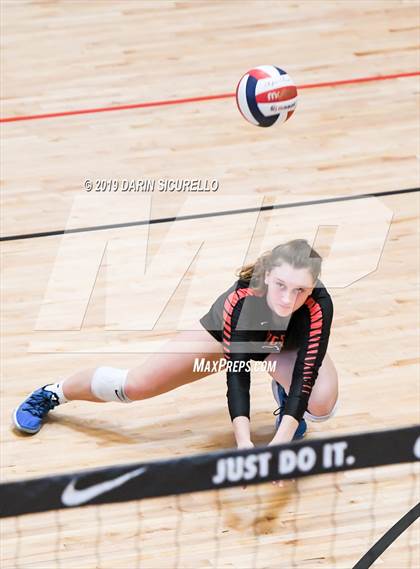 Thumbnail 2 in Sacred Heart vs. Village Christian (NIKE Tournament of Champions) photogallery.