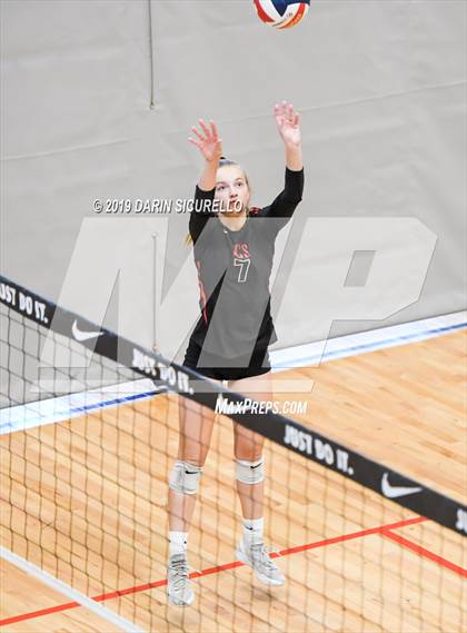 Thumbnail 3 in Sacred Heart vs. Village Christian (NIKE Tournament of Champions) photogallery.