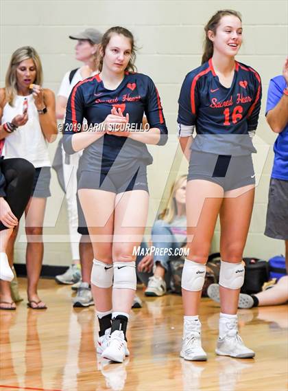 Thumbnail 1 in Sacred Heart vs. Village Christian (NIKE Tournament of Champions) photogallery.