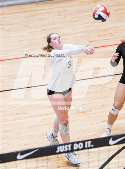 Thumbnail 3 in Sacred Heart vs. Village Christian (NIKE Tournament of Champions) photogallery.
