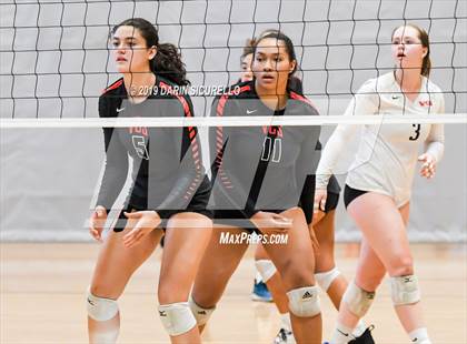 Thumbnail 1 in Sacred Heart vs. Village Christian (NIKE Tournament of Champions) photogallery.