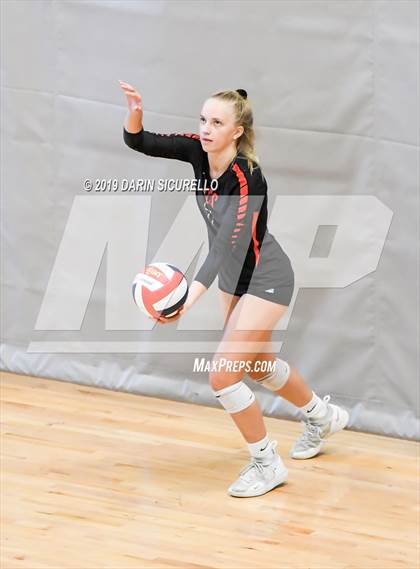 Thumbnail 2 in Sacred Heart vs. Village Christian (NIKE Tournament of Champions) photogallery.