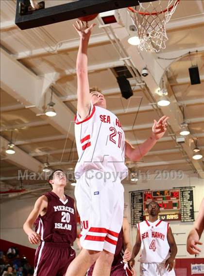 Thumbnail 3 in Mercer Island vs. Redondo (Sea Hawk Classic) photogallery.