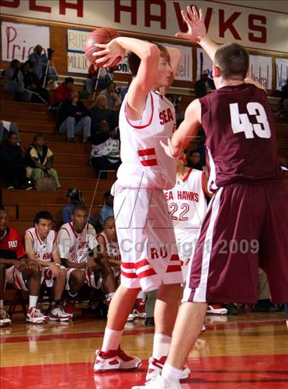 Thumbnail 3 in Mercer Island vs. Redondo (Sea Hawk Classic) photogallery.