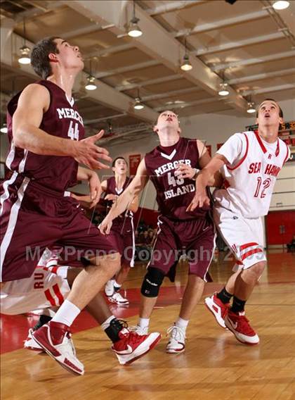 Thumbnail 1 in Mercer Island vs. Redondo (Sea Hawk Classic) photogallery.