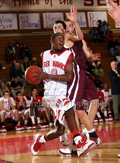 Thumbnail 2 in Mercer Island vs. Redondo (Sea Hawk Classic) photogallery.