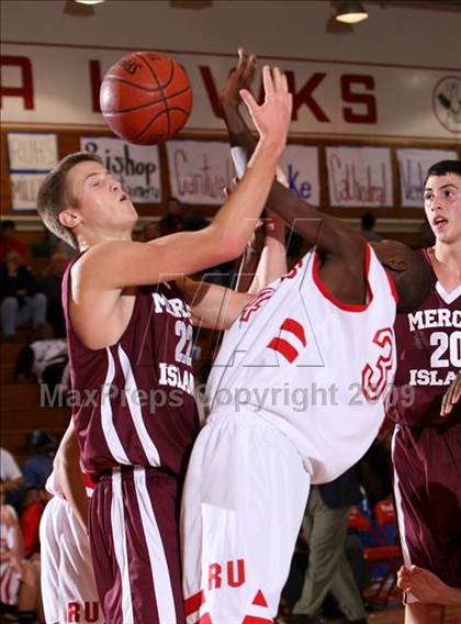 Thumbnail 1 in Mercer Island vs. Redondo (Sea Hawk Classic) photogallery.