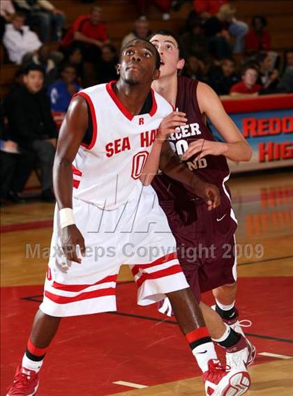 Thumbnail 2 in Mercer Island vs. Redondo (Sea Hawk Classic) photogallery.
