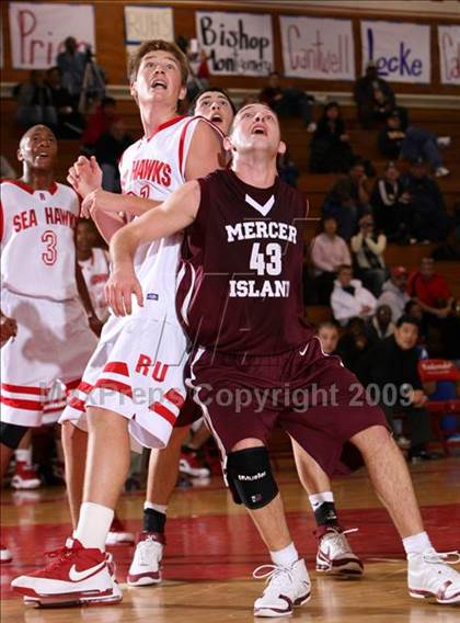 Thumbnail 2 in Mercer Island vs. Redondo (Sea Hawk Classic) photogallery.