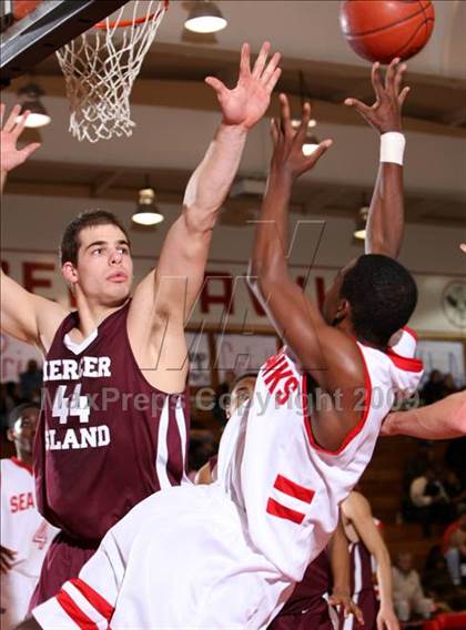 Thumbnail 3 in Mercer Island vs. Redondo (Sea Hawk Classic) photogallery.