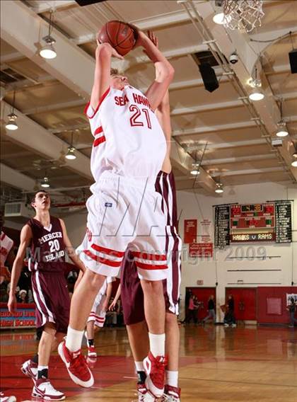 Thumbnail 1 in Mercer Island vs. Redondo (Sea Hawk Classic) photogallery.