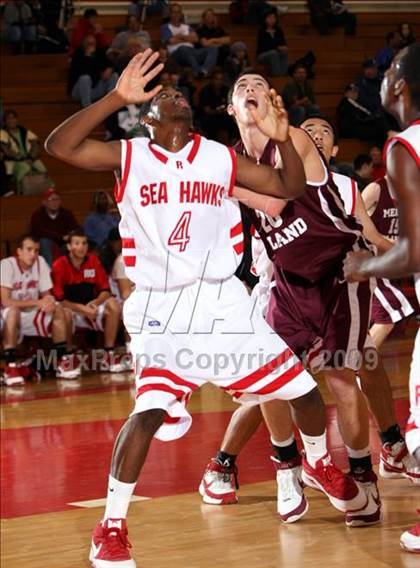 Thumbnail 2 in Mercer Island vs. Redondo (Sea Hawk Classic) photogallery.