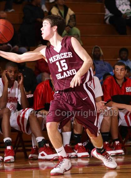 Thumbnail 3 in Mercer Island vs. Redondo (Sea Hawk Classic) photogallery.