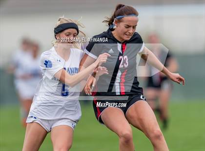 Thumbnail 2 in Kearney @ Lincoln High photogallery.