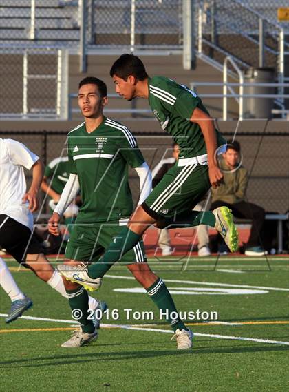Thumbnail 2 in Monrovia vs Northview photogallery.