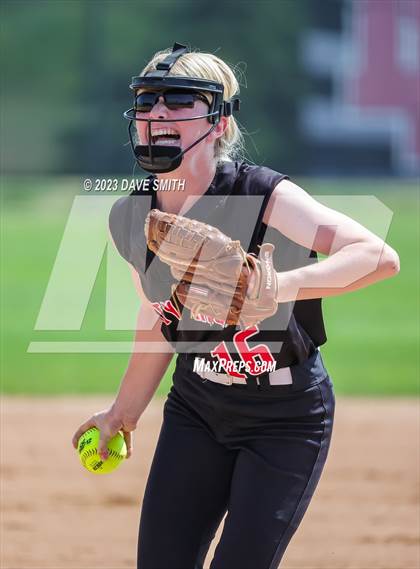 Thumbnail 2 in North Scott vs Iowa City (Linn-Mar/Alburnett Invitational) photogallery.