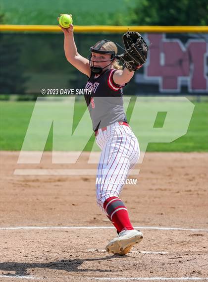 Thumbnail 1 in North Scott vs Iowa City (Linn-Mar/Alburnett Invitational) photogallery.