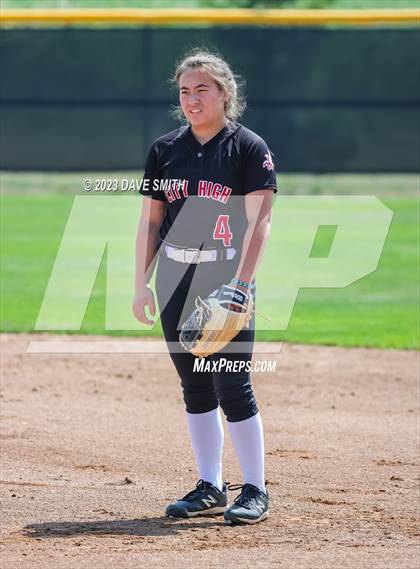 Thumbnail 2 in North Scott vs Iowa City (Linn-Mar/Alburnett Invitational) photogallery.