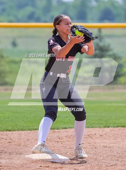 Thumbnail 3 in North Scott vs Iowa City (Linn-Mar/Alburnett Invitational) photogallery.