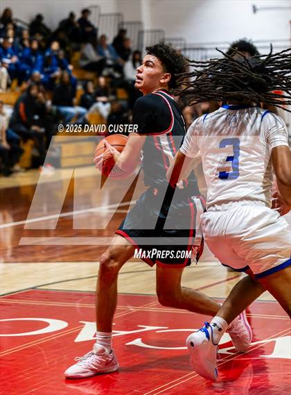 Thumbnail 1 in Our Lady of Mount Carmel vs. St. Andrew's Episcopal (Capital Hoops Mayhem on Military) photogallery.