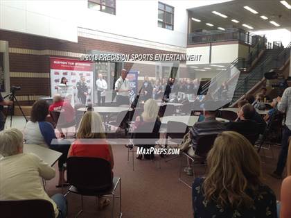 Thumbnail 3 in Eastview TOC Ceremony photogallery.