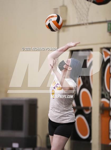 Thumbnail 3 in Fresno @ Selma photogallery.