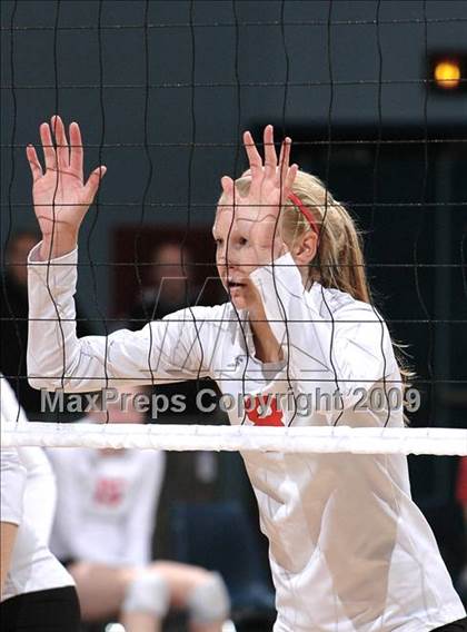 Thumbnail 1 in Sacred Heart Cathedral vs. Cathedral (CIF D3 State Final) photogallery.