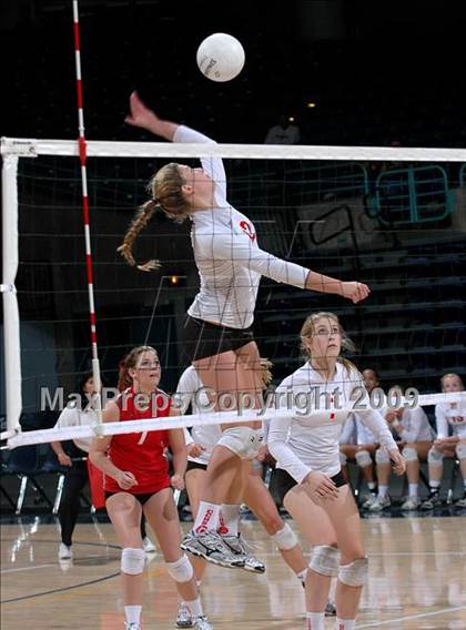 Thumbnail 3 in Sacred Heart Cathedral vs. Cathedral (CIF D3 State Final) photogallery.