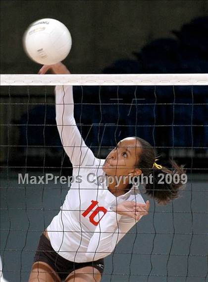 Thumbnail 2 in Sacred Heart Cathedral vs. Cathedral (CIF D3 State Final) photogallery.