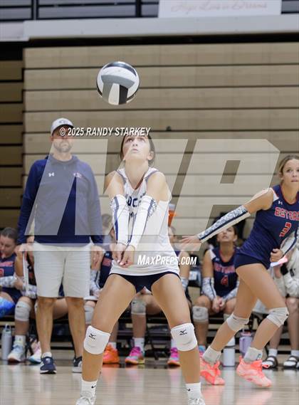 Thumbnail 1 in Estero @ Mariner photogallery.