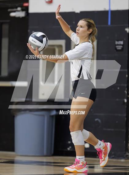 Thumbnail 1 in Estero @ Mariner photogallery.