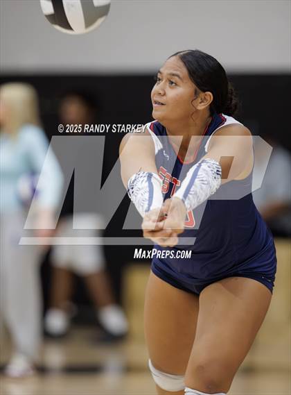 Thumbnail 1 in Estero @ Mariner photogallery.