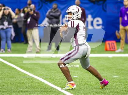 Thumbnail 1 in St. James vs. Jennings (LHSAA Class 3A Final) photogallery.