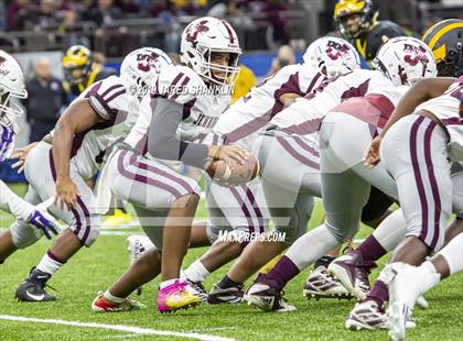Thumbnail 3 in St. James vs. Jennings (LHSAA Class 3A Final) photogallery.