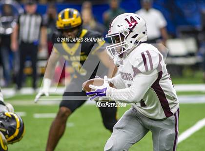 Thumbnail 1 in St. James vs. Jennings (LHSAA Class 3A Final) photogallery.