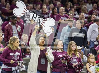 Thumbnail 2 in St. James vs. Jennings (LHSAA Class 3A Final) photogallery.