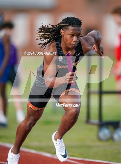 Thumbnail 3 in Red and Gold Relays photogallery.
