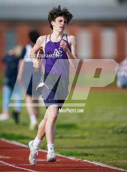Thumbnail 2 in Red and Gold Relays photogallery.