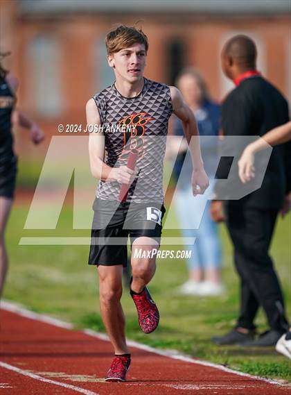 Thumbnail 1 in Red and Gold Relays photogallery.